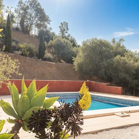 Casa Lantana: With Private Pool Vakantiehuis